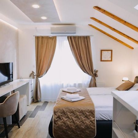Prima Lux Apartments & StudioNi エクステリア 写真